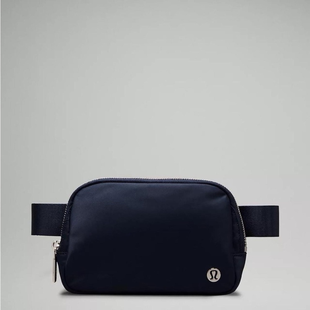 Lululemon Everywhere Belt Bag 1L Metal Hardware- True Navy/ Silver